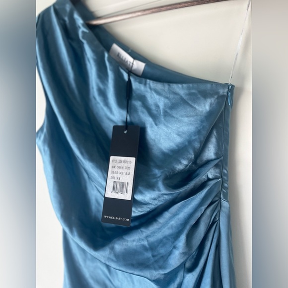 $248 Elliatt Revolve Cassini Midi Dress in Blue One Shoulder Gown Size XS - Picture 4 of 7